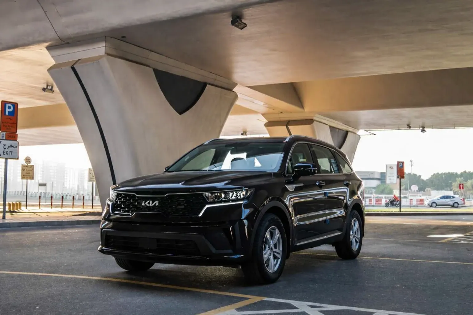 كيا كيا سورنتو - سيارة 7 مقاعد rental car (2023) - image 2