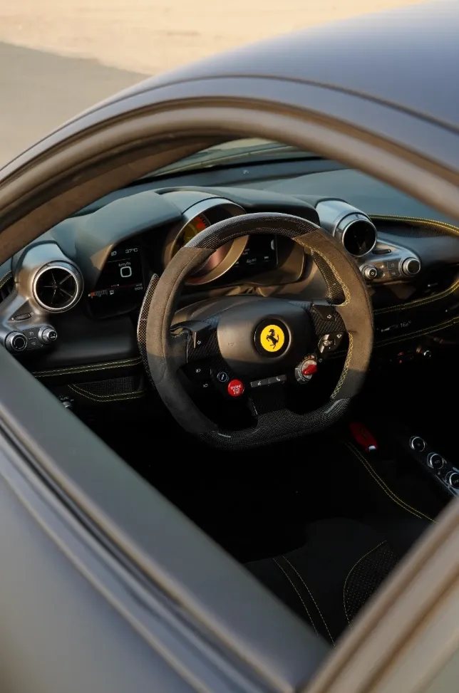 Ferrari Ferrari F8 Tributo - Sports rental car (2023) - image 5