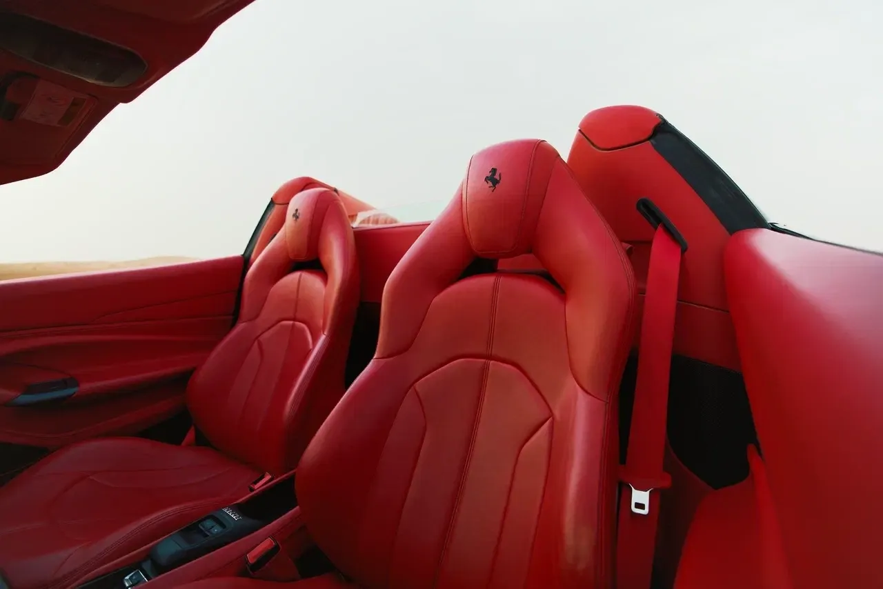 Ferrari Ferrari F8 Tributo - Sports rental car (2023) - image 6