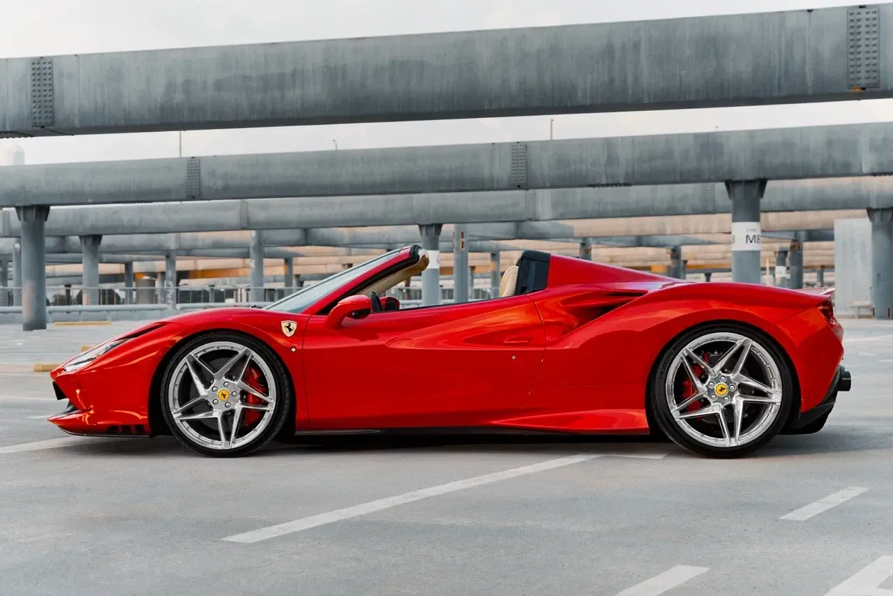 Ferrari Ferrari F8 Spider - Sports rental car (2022) - image 2