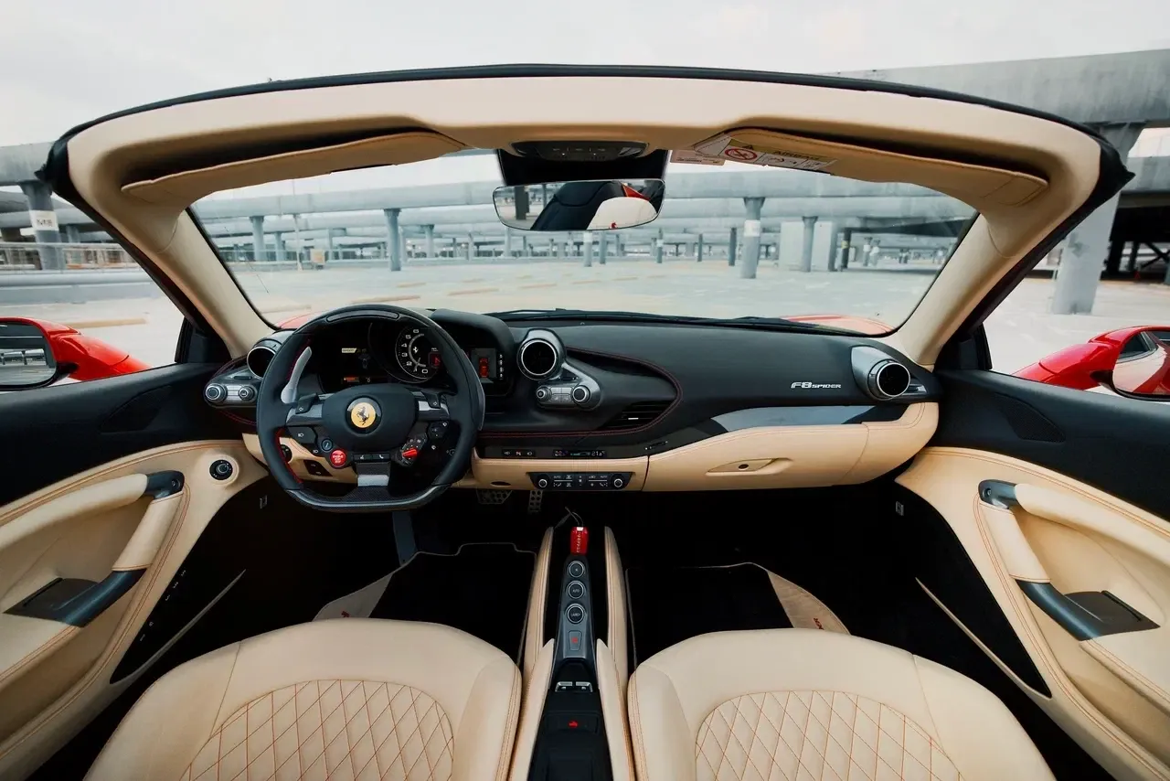 Ferrari Ferrari F8 Spider - Sports rental car (2022) - image 5