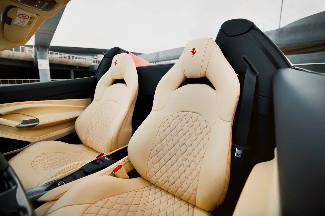 Ferrari Ferrari F8 Spider - Sports rental car (2022) - image 6