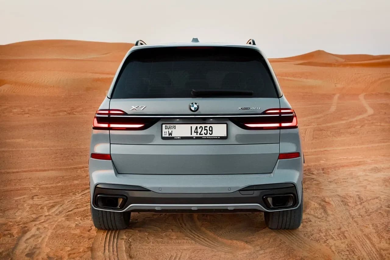 BMW BMW 7 Series - Luxury rental car (2023) - image 4