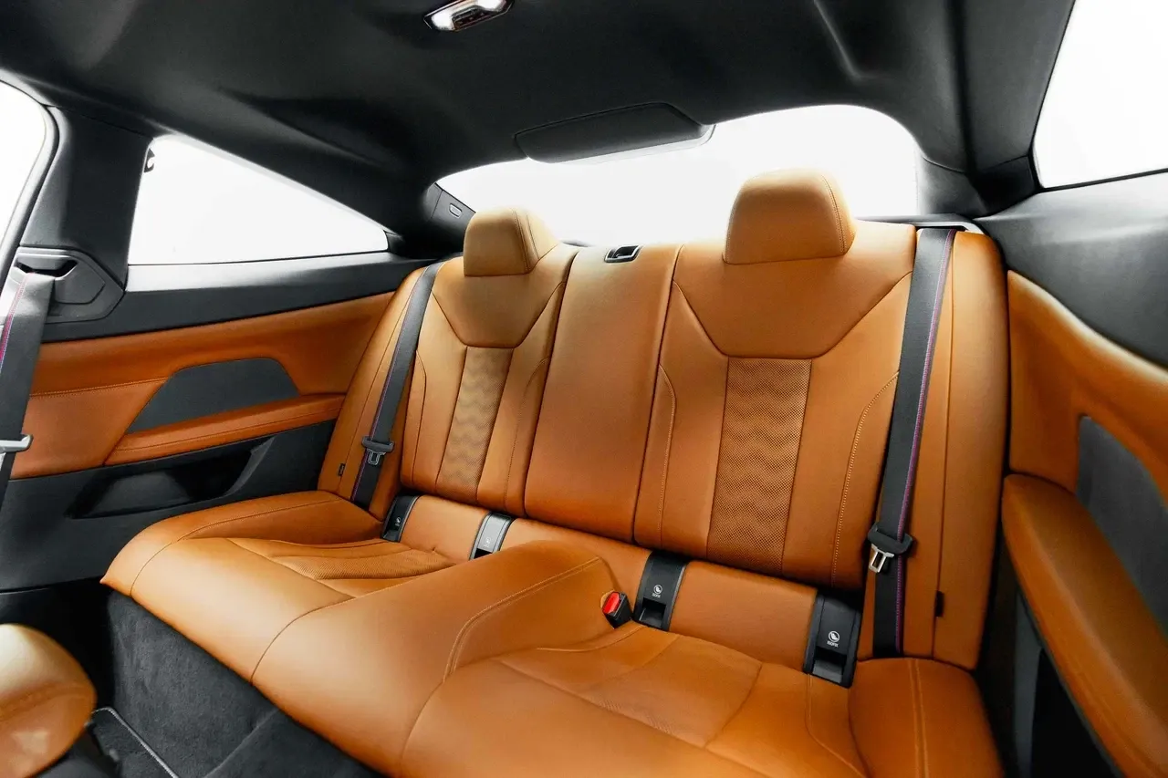 BMW BMW M4 Competition Convertible - Sports rental car (2023) - image 7