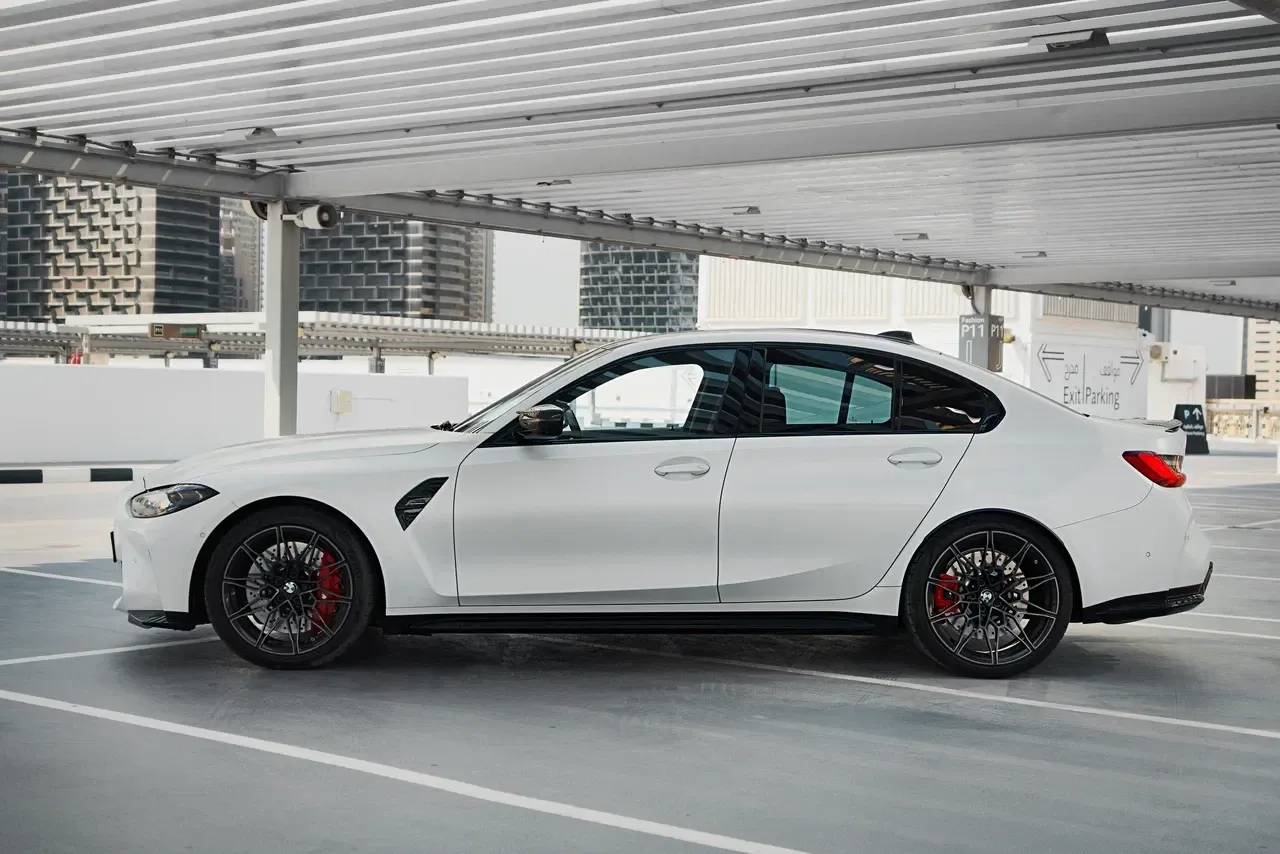 BMW BMW 3 Series - Luxury rental car (2024) - image 2