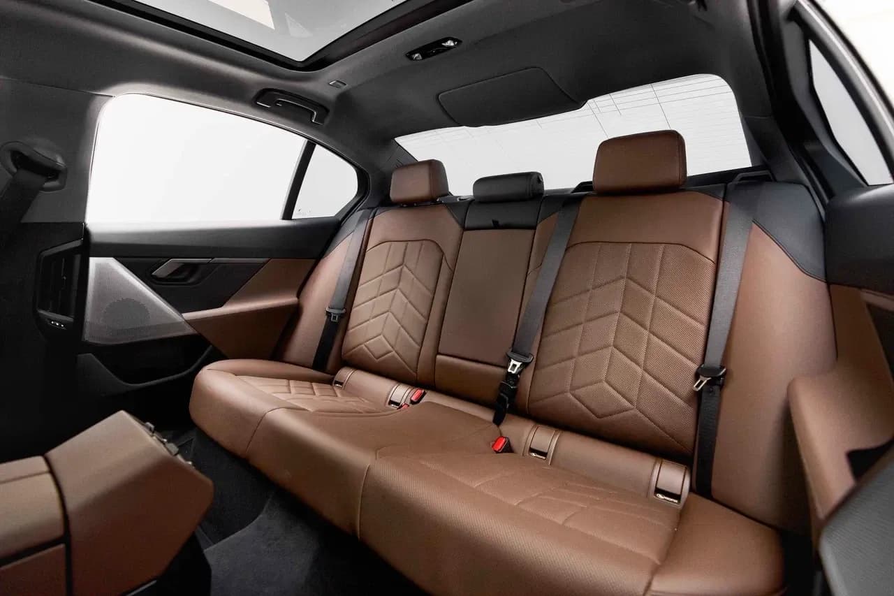 BMW BMW 5 Series - Luxury rental car (2024) - image 7