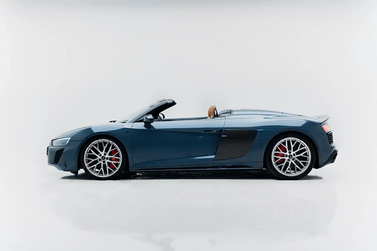 أودي أودي R8 - رياضية rental car (2022) - image 2