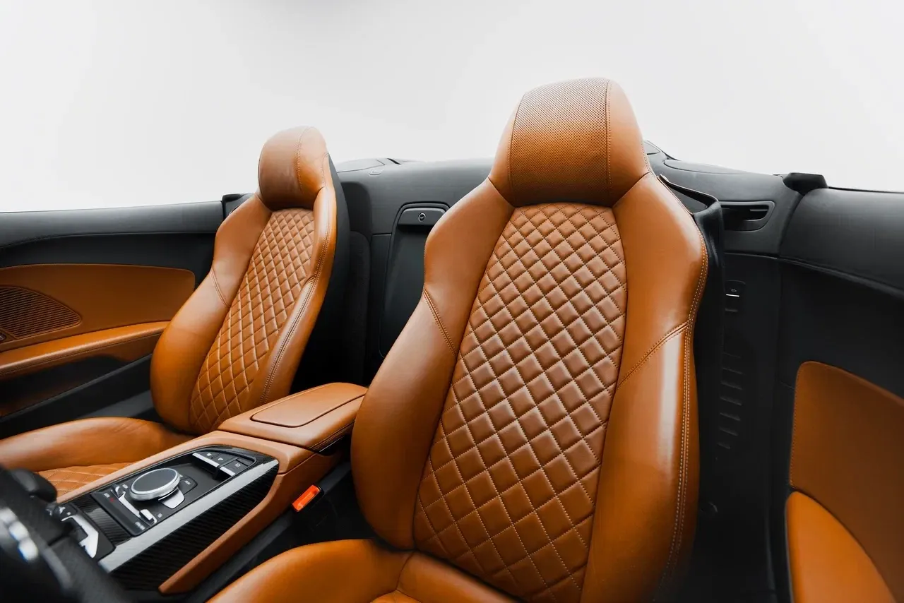أودي أودي R8 - رياضية rental car (2022) - image 5