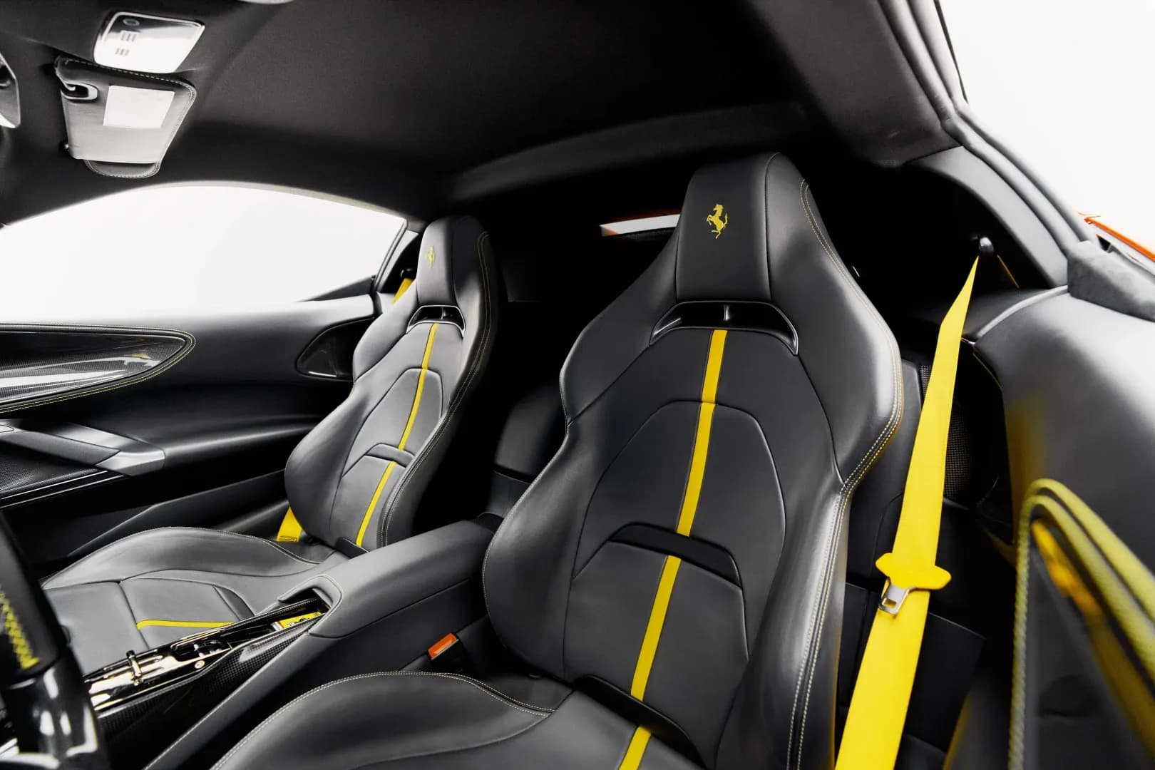 Ferrari Ferrari Sf90 - Sports rental car (2024) - image 4