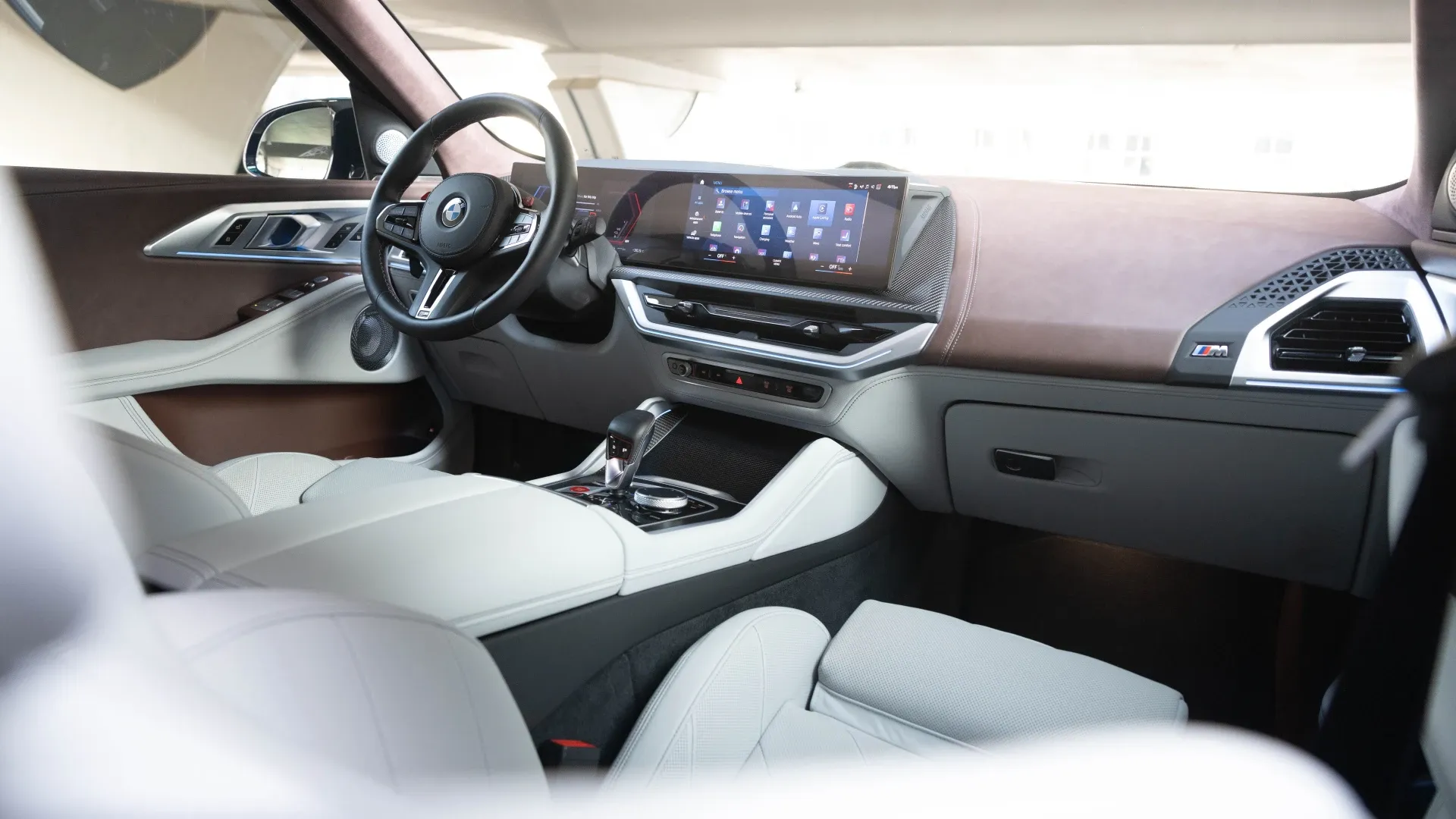 BMW BMW XM - Luxury rental car (2024) - image 4