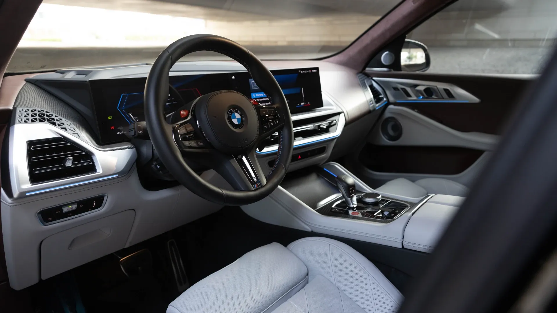 BMW BMW XM - Luxury rental car (2024) - image 6