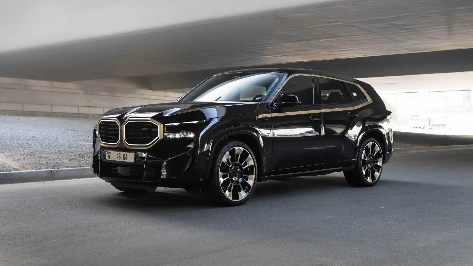 BMW BMW XM - Luxury rental car (2024) - image 8