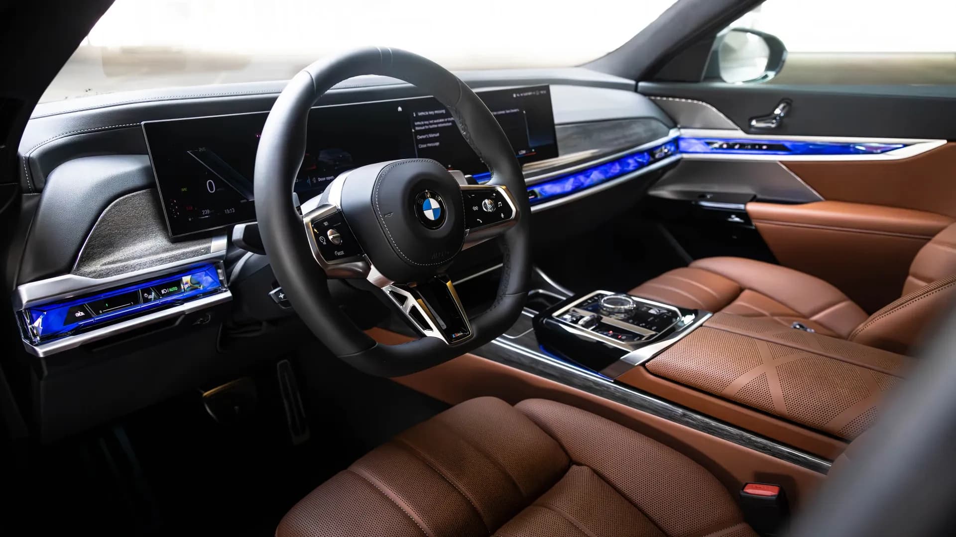 BMW BMW 760 I - Luxury rental car (2024) - image 3