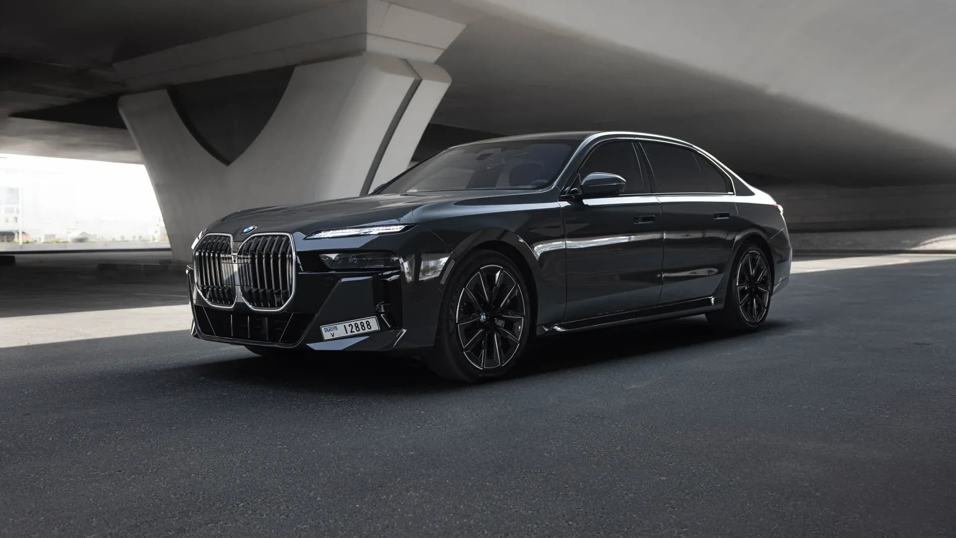 BMW BMW 760 I - Luxury rental car (2024) - image 5