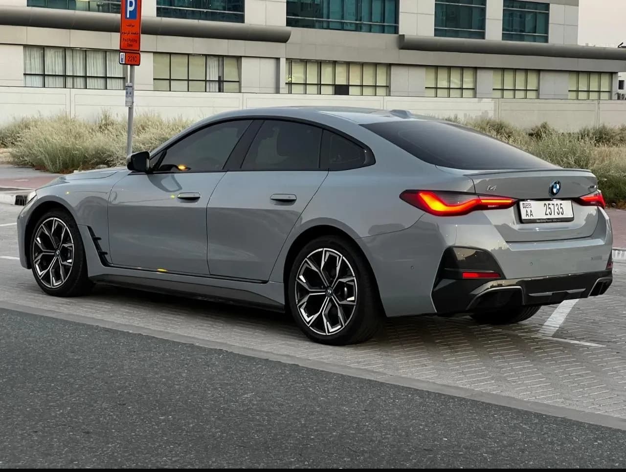 BMW BMW I4 - Luxury rental car (2023) - image 4