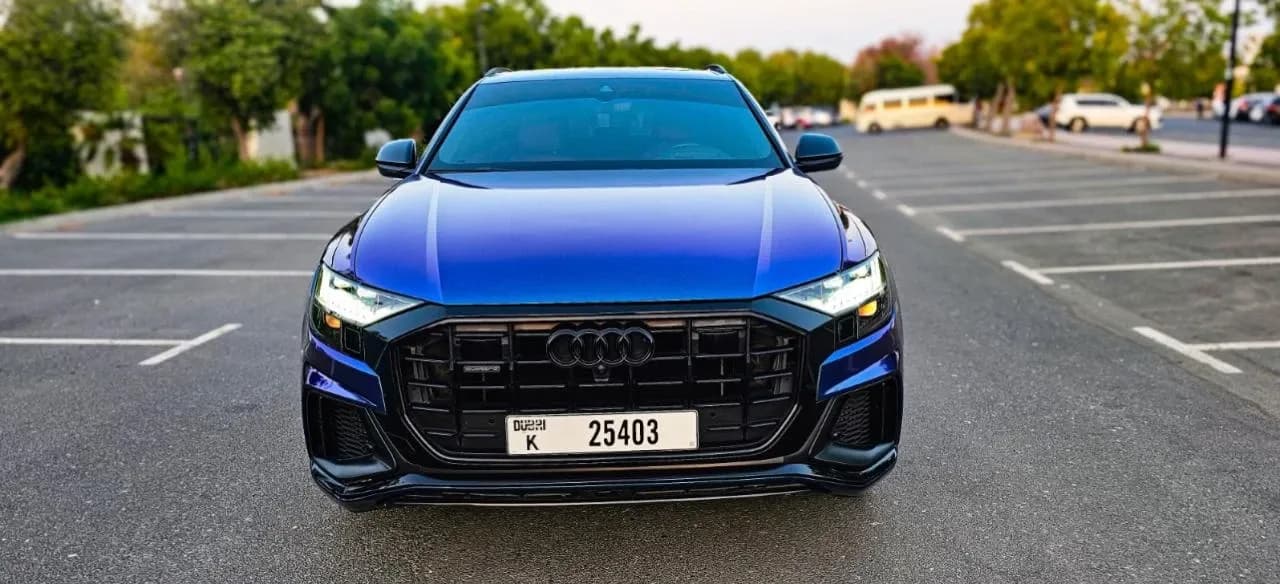 أودي أودي Q8 - فاخرة rental car (2024) - image 1