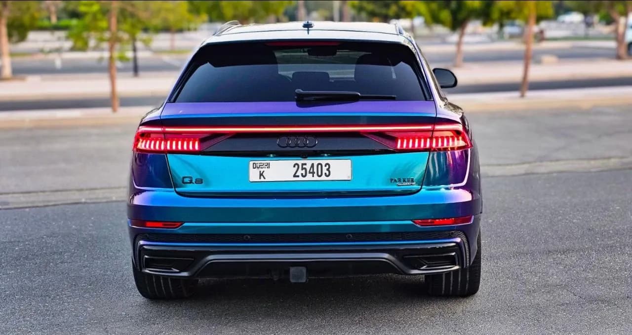 أودي أودي Q8 - فاخرة rental car (2024) - image 2