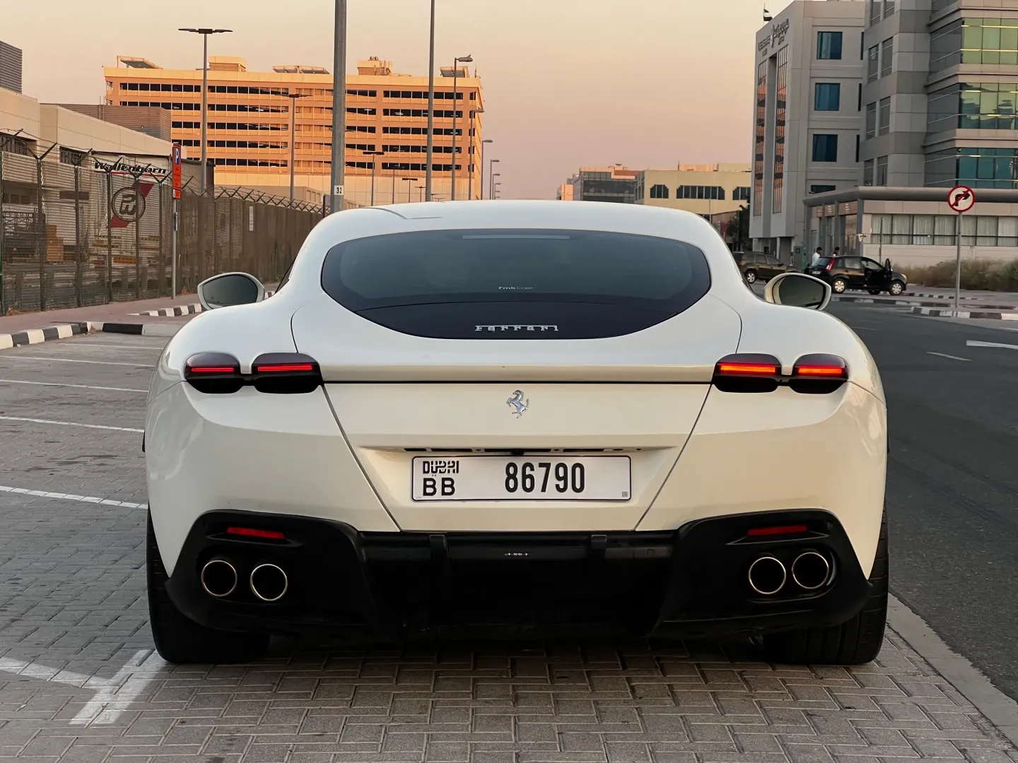 Ferrari Ferrari Roma - Sports rental car (2022) - image 3