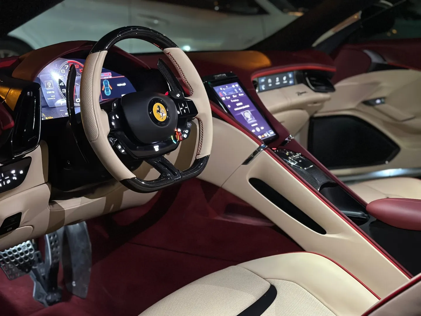 Ferrari Ferrari Roma - Sports rental car (2022) - image 7
