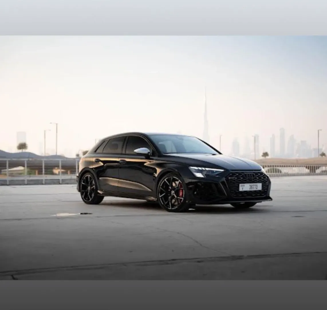 أودي أودي RS3 سبورتباك - رياضية rental car (2022) - image 1