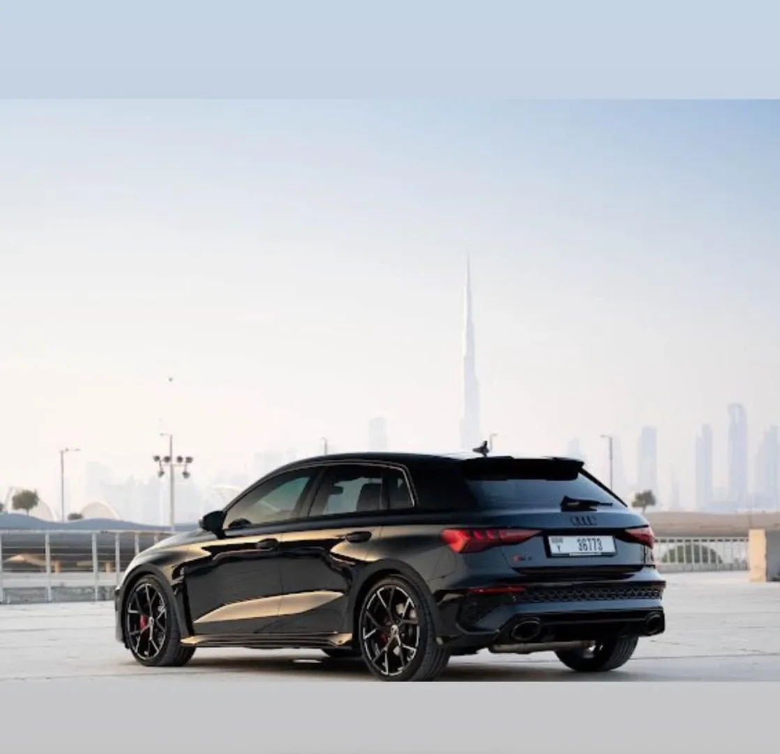 أودي أودي RS3 سبورتباك - رياضية rental car (2022) - image 2