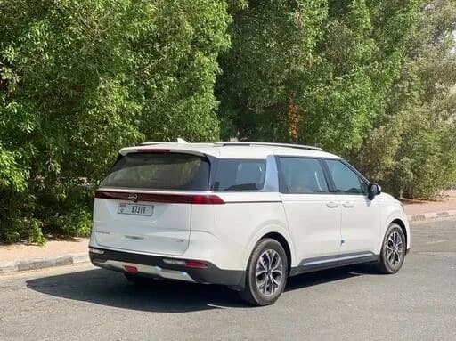كيا كيا كارنيفال - سيارة 7 مقاعد rental car (2024) - image 2