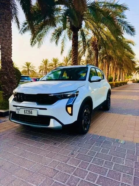 كيا كيا سونيت - سيارات اقتصادية rental car (2023) - image 3