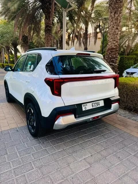 كيا كيا سونيت - سيارات اقتصادية rental car (2023) - image 5